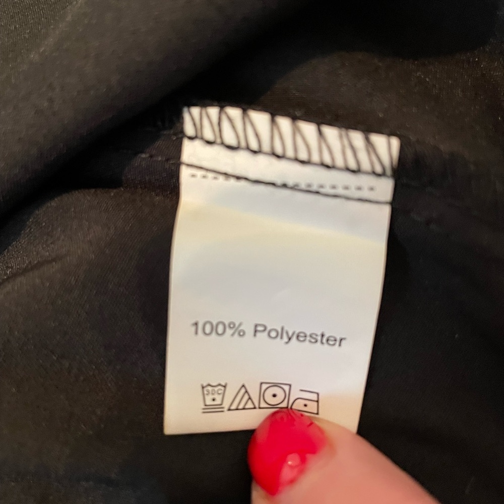 Black V-Neck Plus SZ Top. 3X - Picture 5 of 6